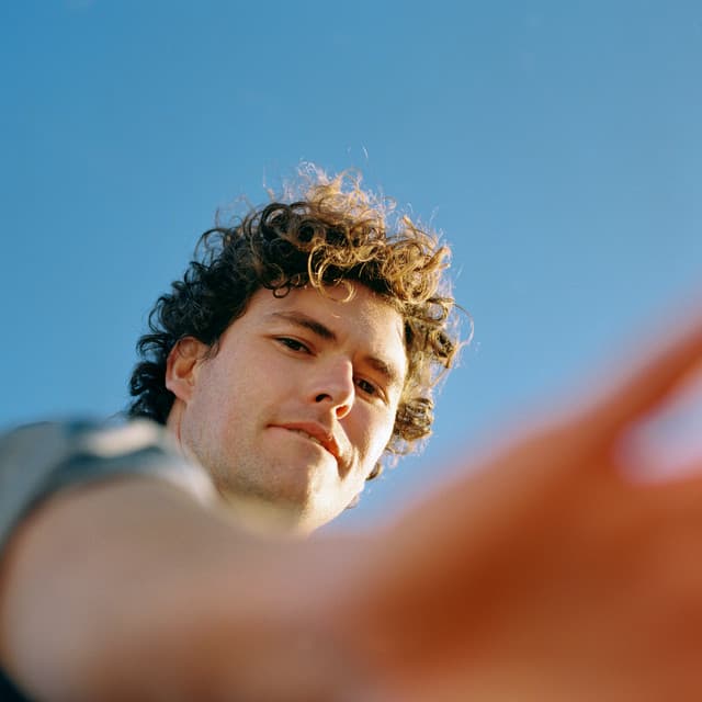 Vance Joy profile photo